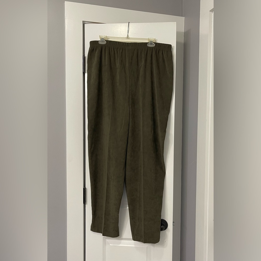 Pants/slacks - Picture 2 of 2